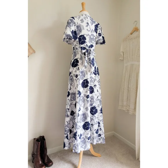 70s White & Blue Floral Print Flutter Sleeve Feminine 1970s Empire Maxi Dress - Picture 5 of 16